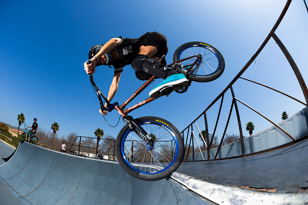 Chelsea Wolfe | Can you film this? GT Bicycles Chelsea Wolfe | Can you film this? GT Bicycles