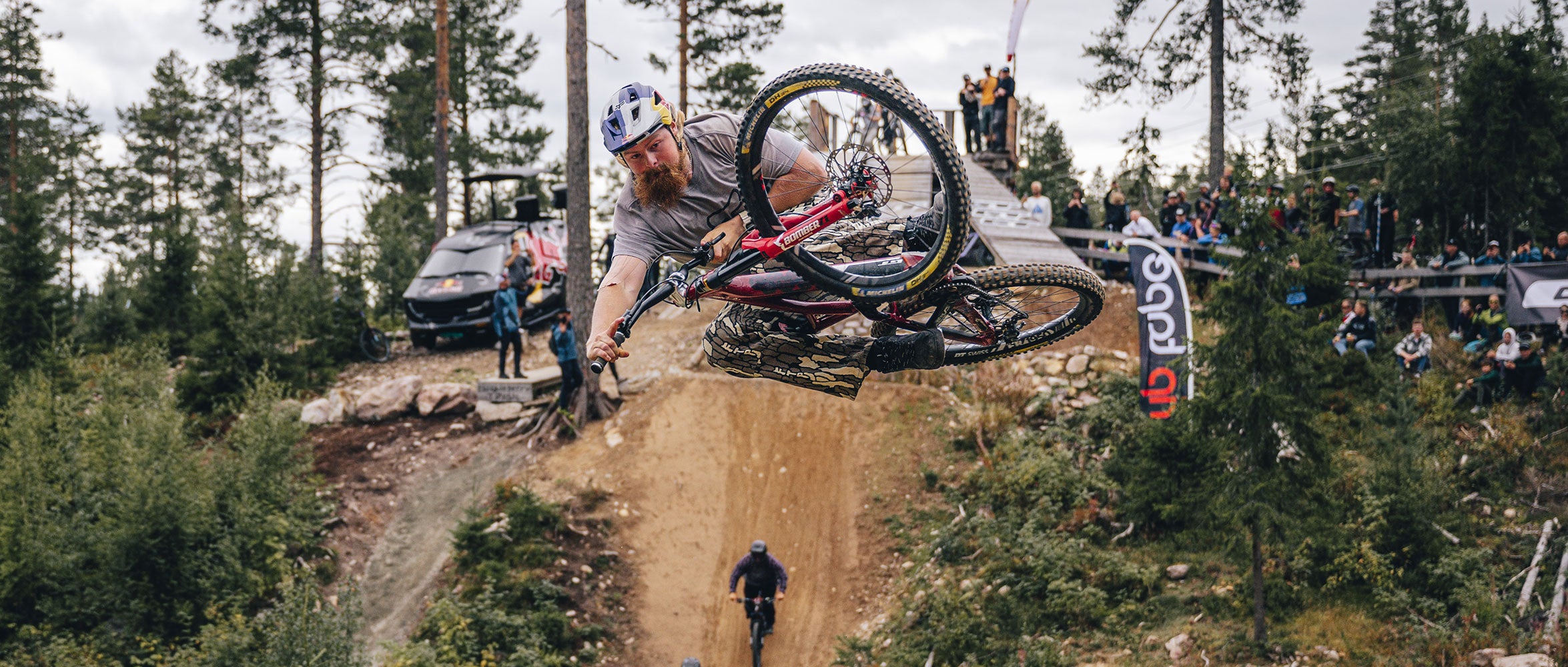 Downhill Bmx Racing Loic Bruni & MT7 Verteidigen Weltcup Gesamtsieg